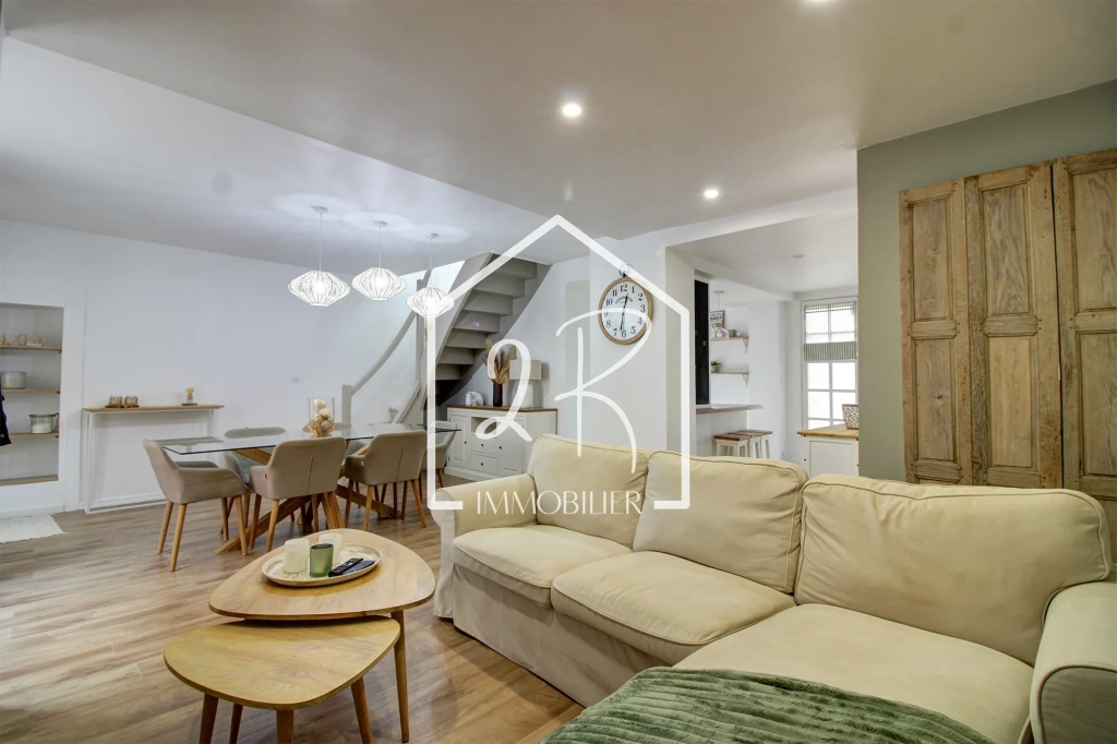 Charmante maison de village rénovée avec terrasse à Roches-de-Condrieu