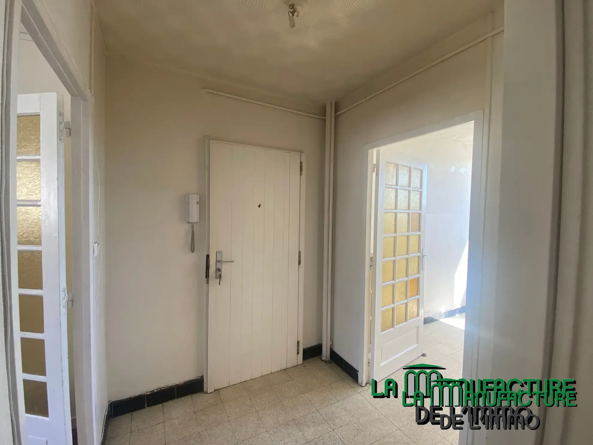Appartement F3 lumineux à Saint-Étienne avec balcon, cave et parking collectif 