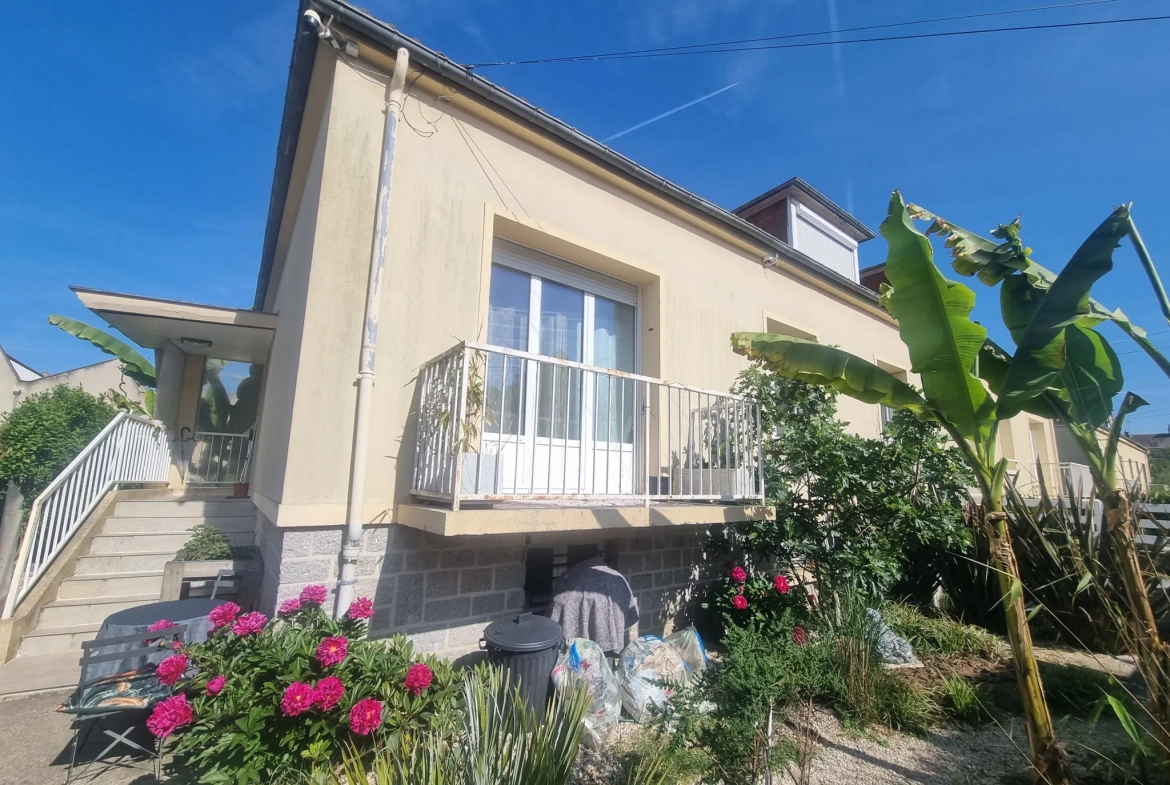 Maison familiale de 118 m² à Alençon avec 4 chambres et terrain de 309 m² 