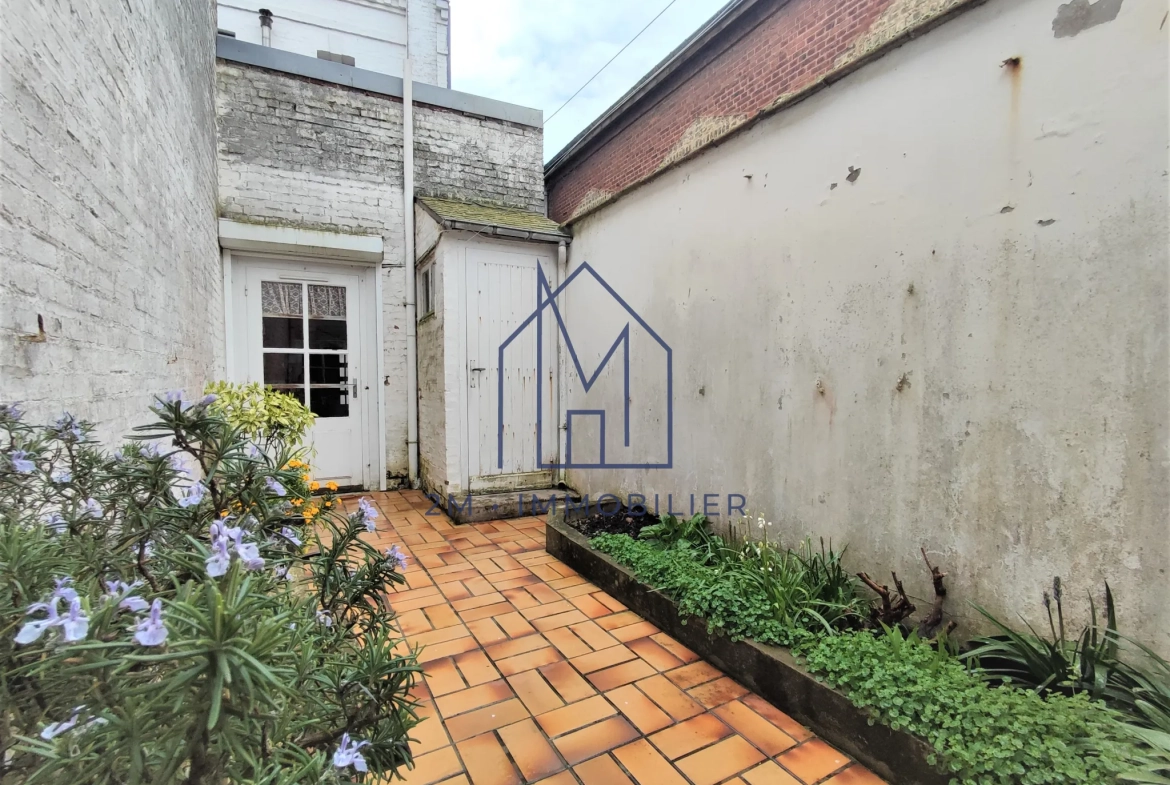 Maison typique du Tréport avec petit extérieur et balcon 