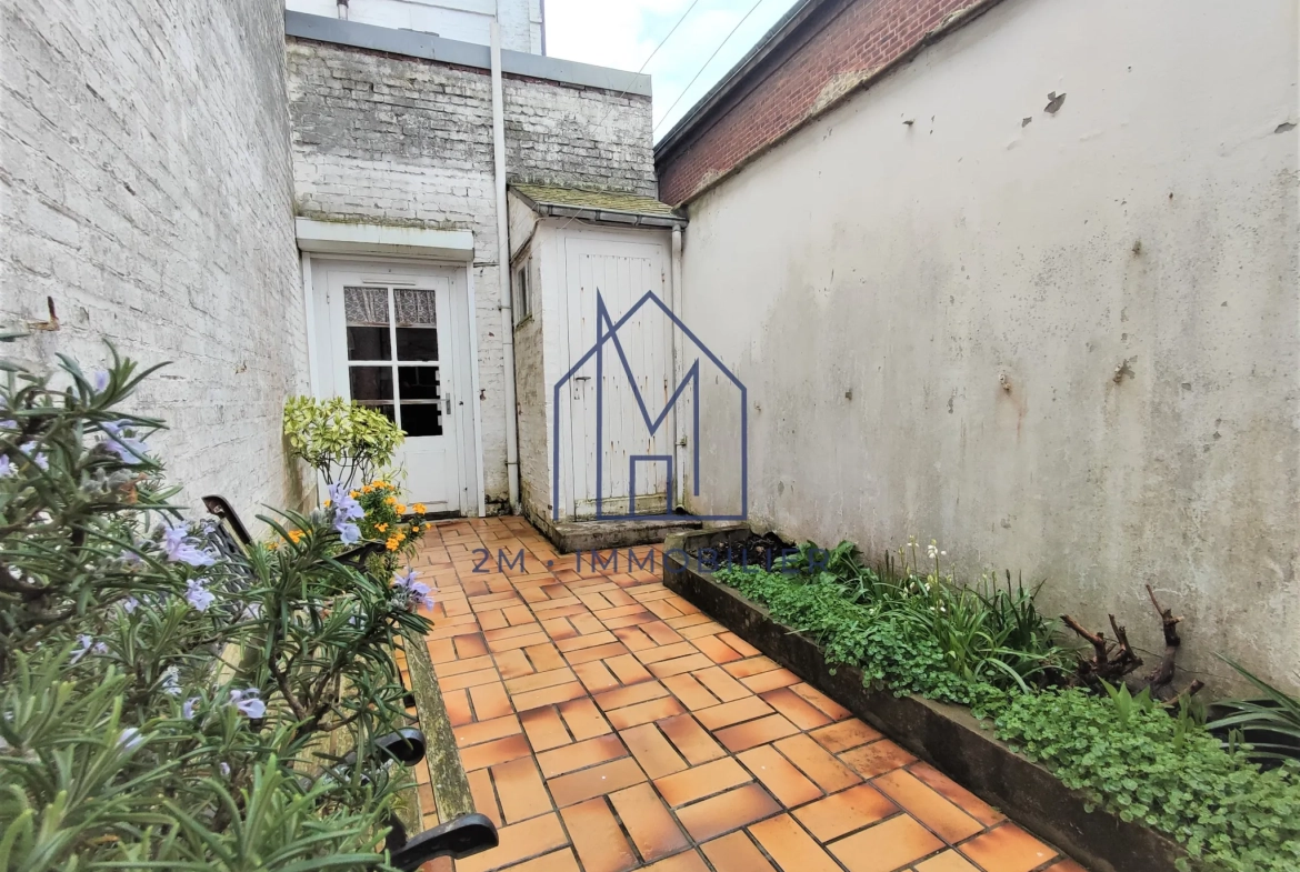 Maison typique du Tréport avec petit extérieur et balcon 