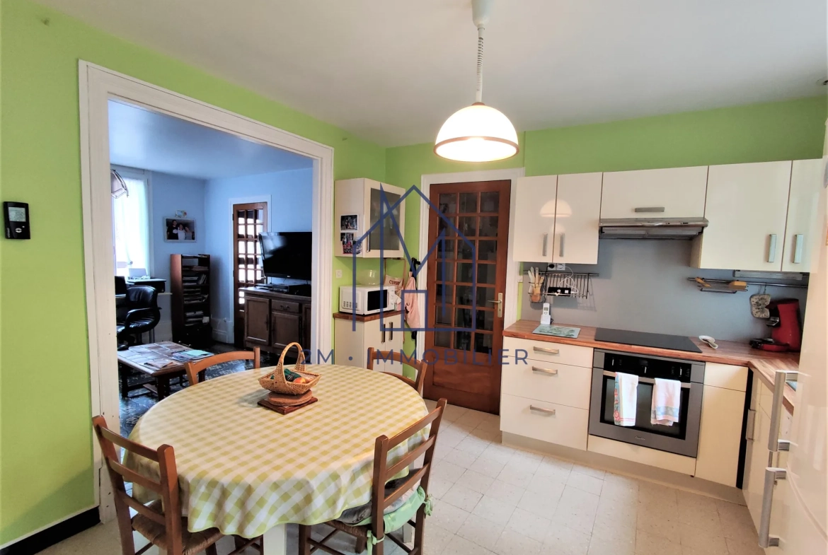 Maison typique du Tréport avec petit extérieur et balcon 
