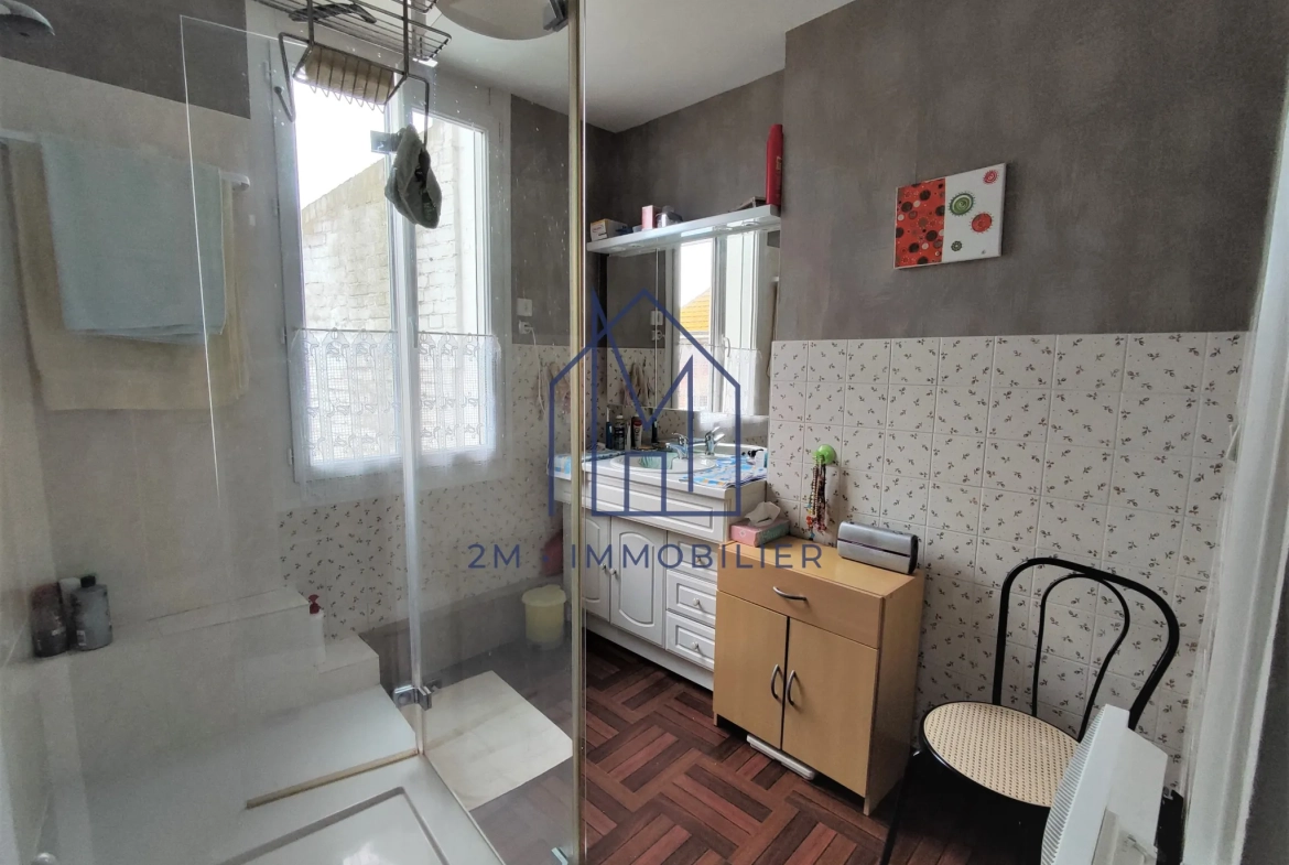 Maison typique du Tréport avec petit extérieur et balcon 