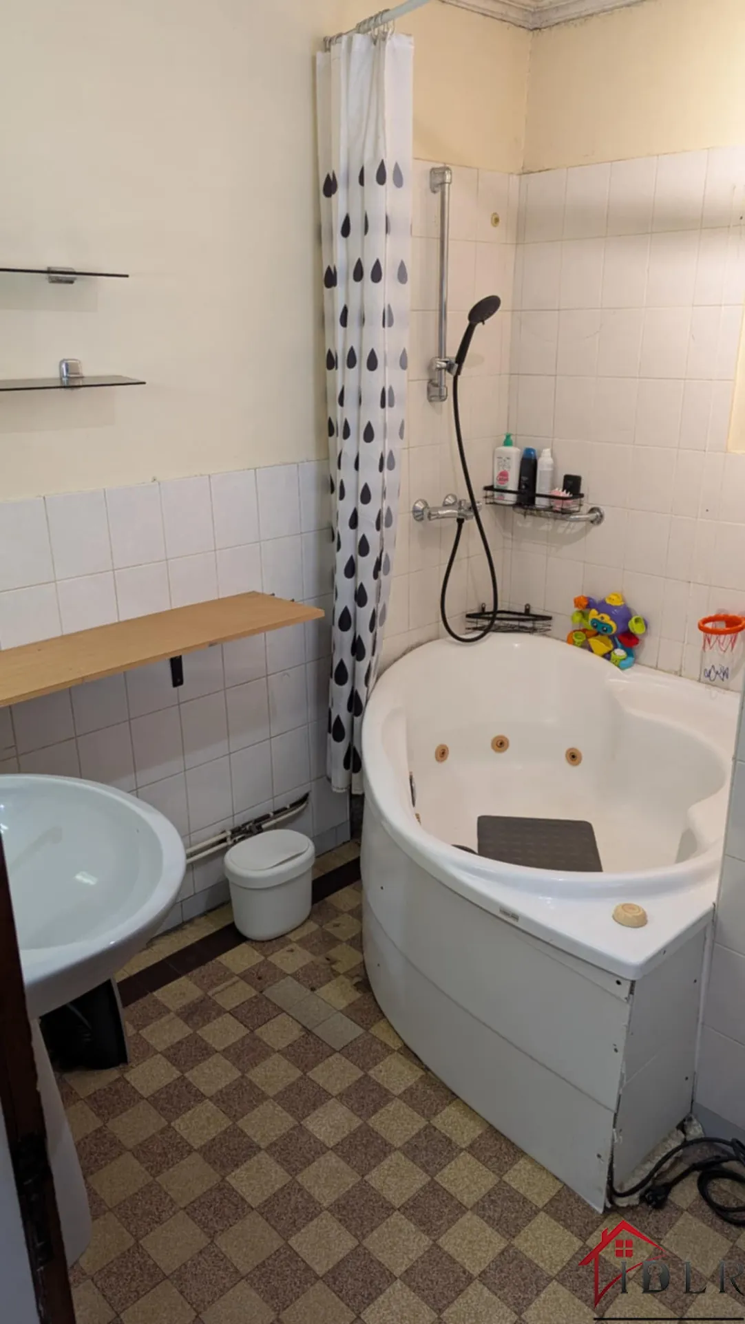 Maison à rénover de 133 m² avec grand terrain à Passavant la Rochère 