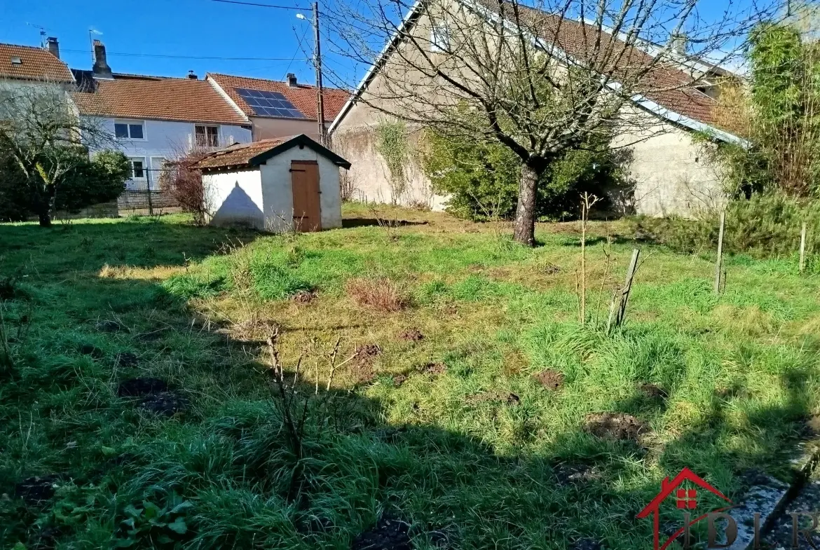 Corps de ferme habitable à Saint Brolingt le Bois près de Chalindrey 