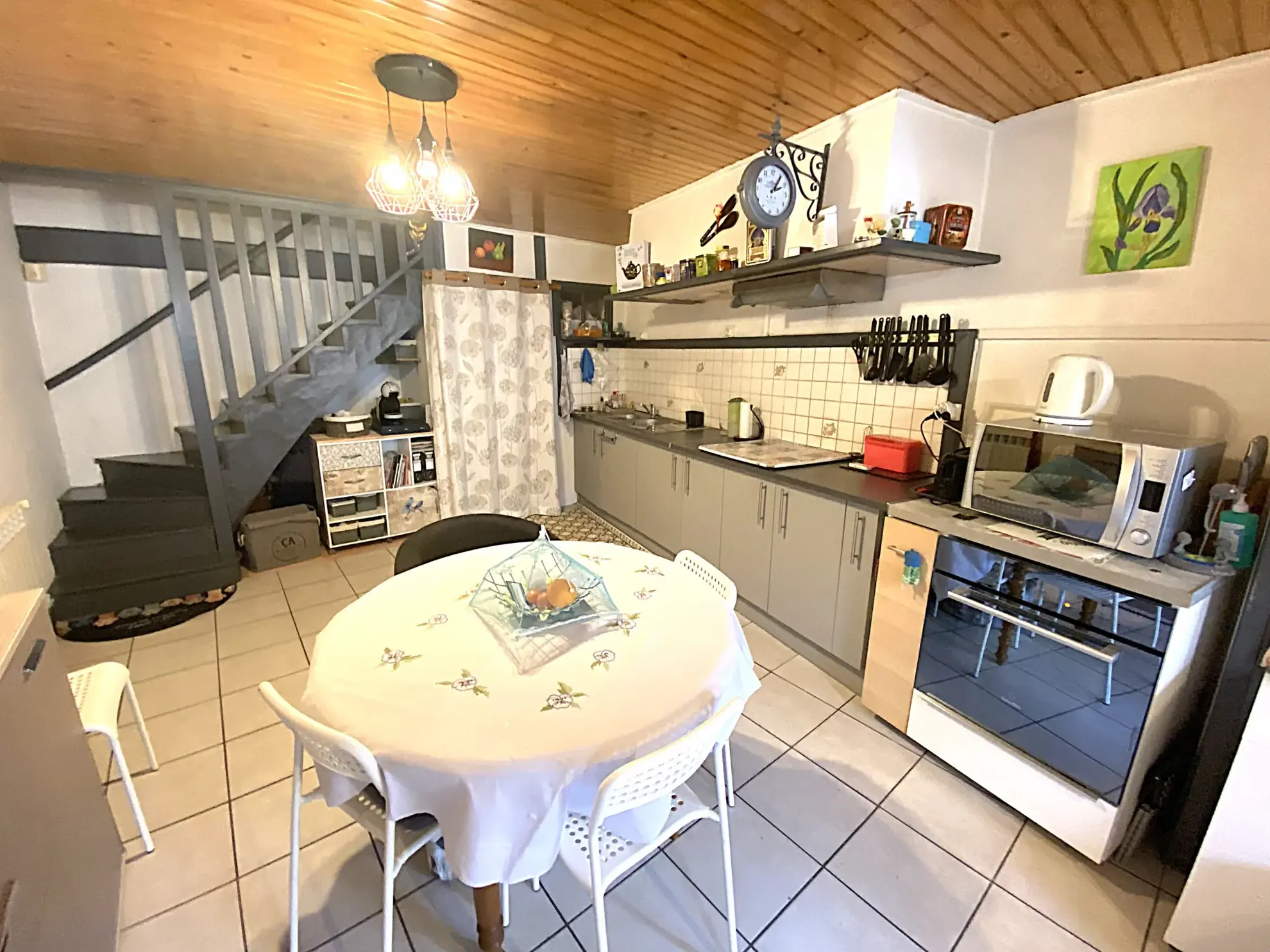 Maison de 77,5 m² en centre-ville de La Réole avec cour et potentiel d'aménagement 