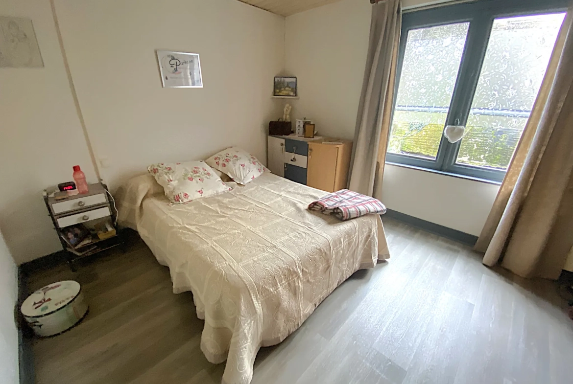 Maison de 77,5 m² en centre-ville de La Réole avec cour et potentiel d'aménagement 