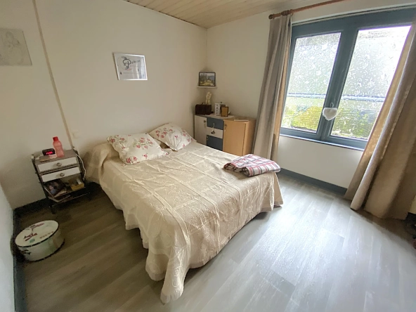 Maison de 77,5 m² en centre-ville de La Réole avec cour et potentiel d'aménagement