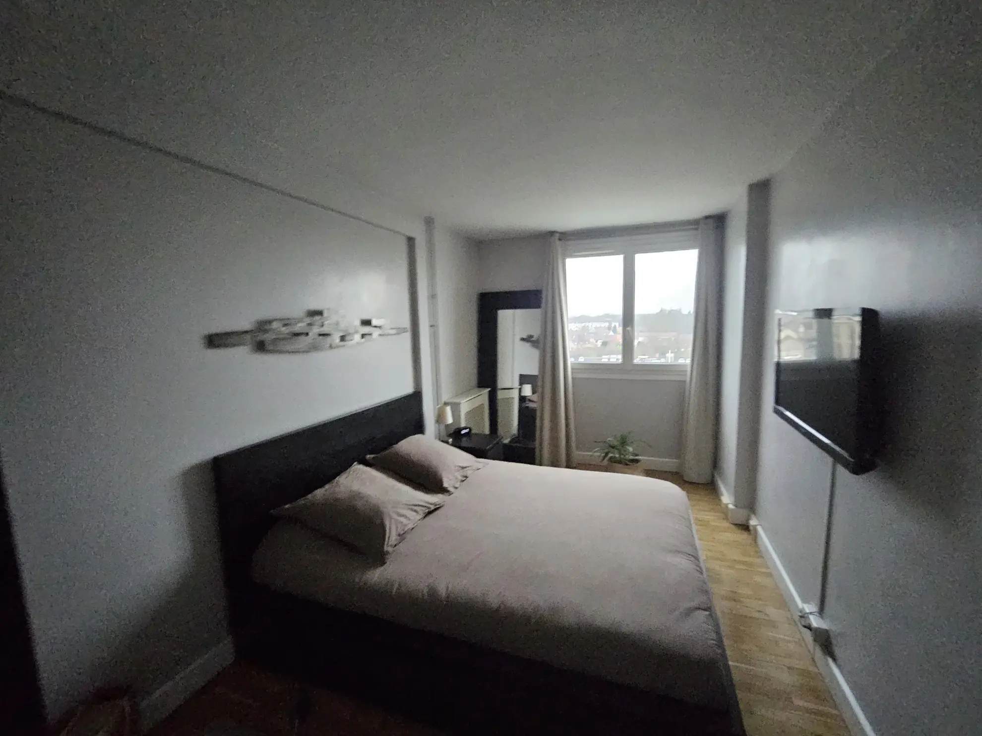 Appartement 4 pièces à Trappes, 70 m² avec balcon et parking en centre-ville 