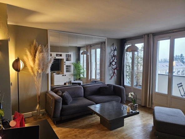 Appartement 4 pièces à Trappes, 70 m² avec balcon et parking en centre-ville