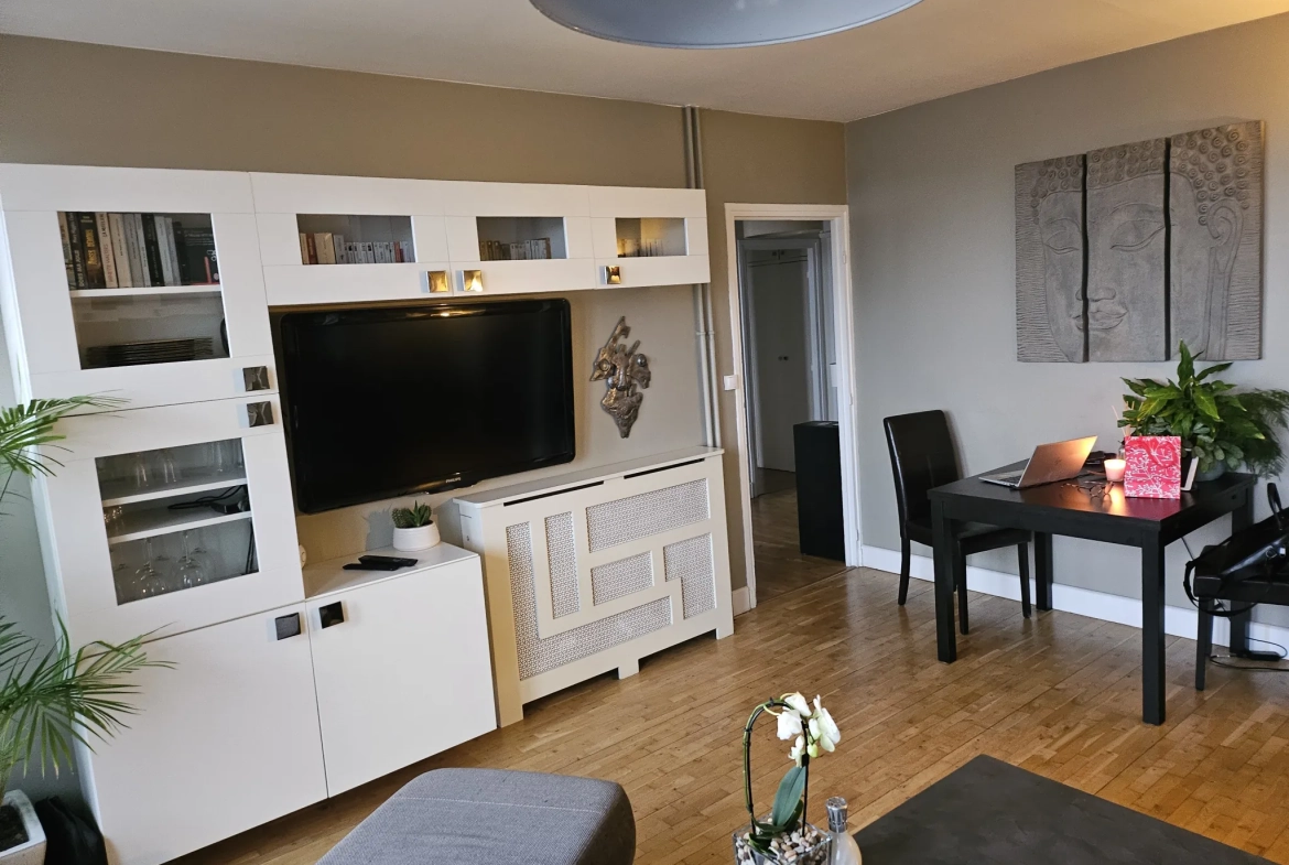 Appartement 4 pièces à Trappes, 70 m² avec balcon et parking en centre-ville 