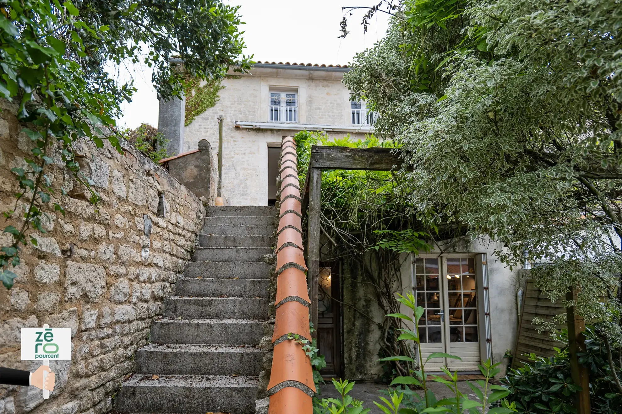 À vendre ensemble immobilier mixte à Luçon - Local commercial et appartement duplex 