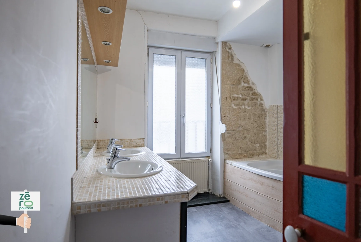 À vendre ensemble immobilier mixte à Luçon - Local commercial et appartement duplex 