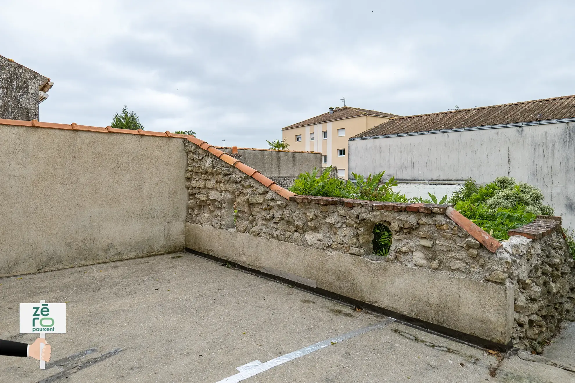 À vendre ensemble immobilier mixte à Luçon - Local commercial et appartement duplex 