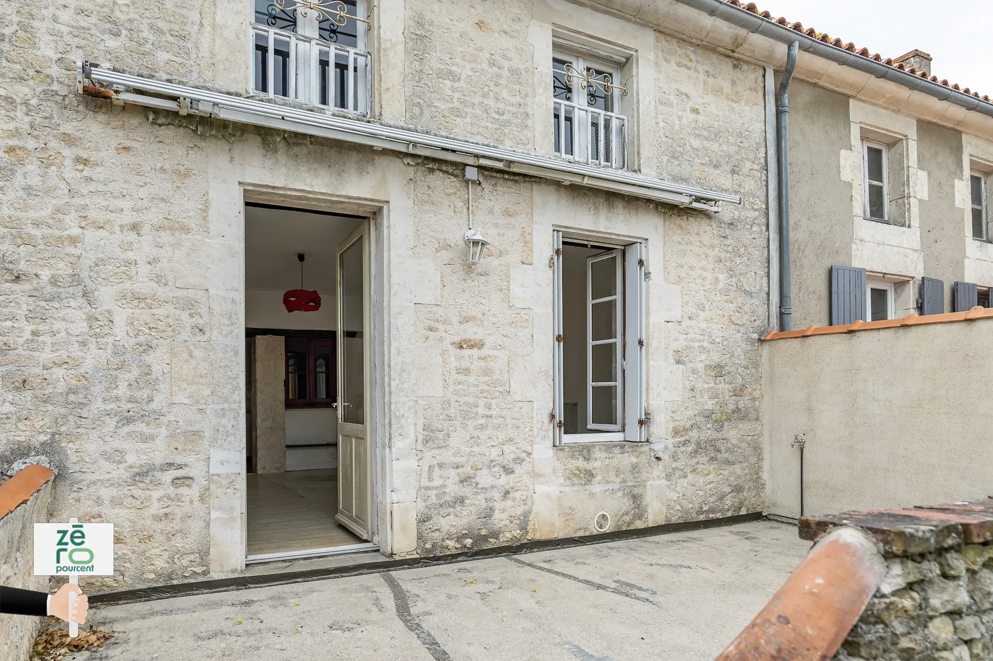 À vendre ensemble immobilier mixte à Luçon - Local commercial et appartement duplex 