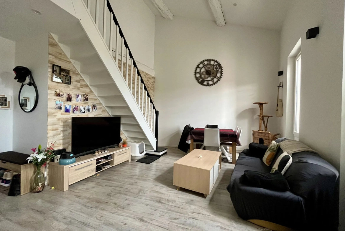 Appartement duplex lumineux de 3 pièces à Vidauban 
