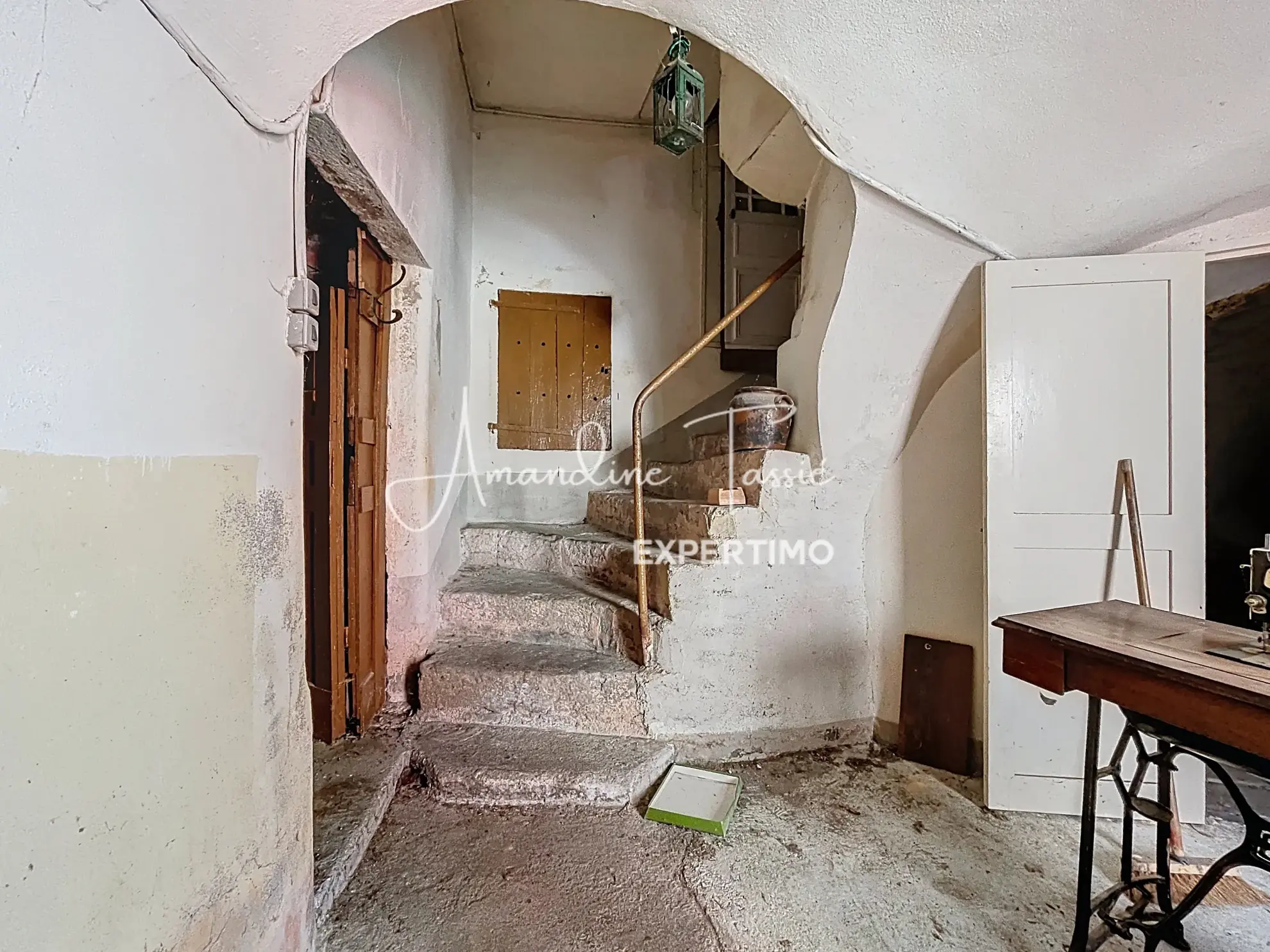 Maison de village à rénover avec garage et terrain à Labastide-Pradines 
