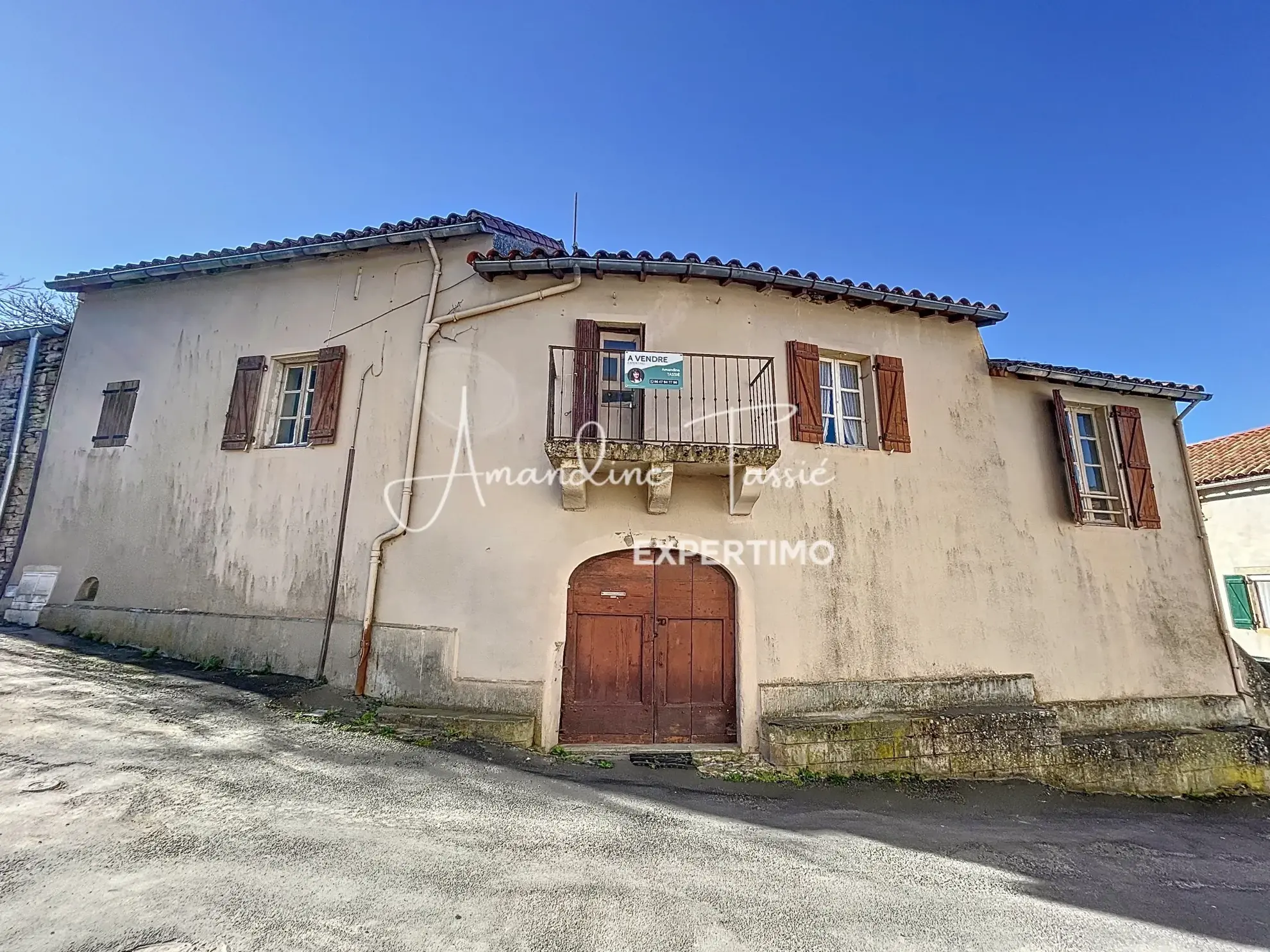 Maison de village à rénover avec garage et terrain à Labastide-Pradines 