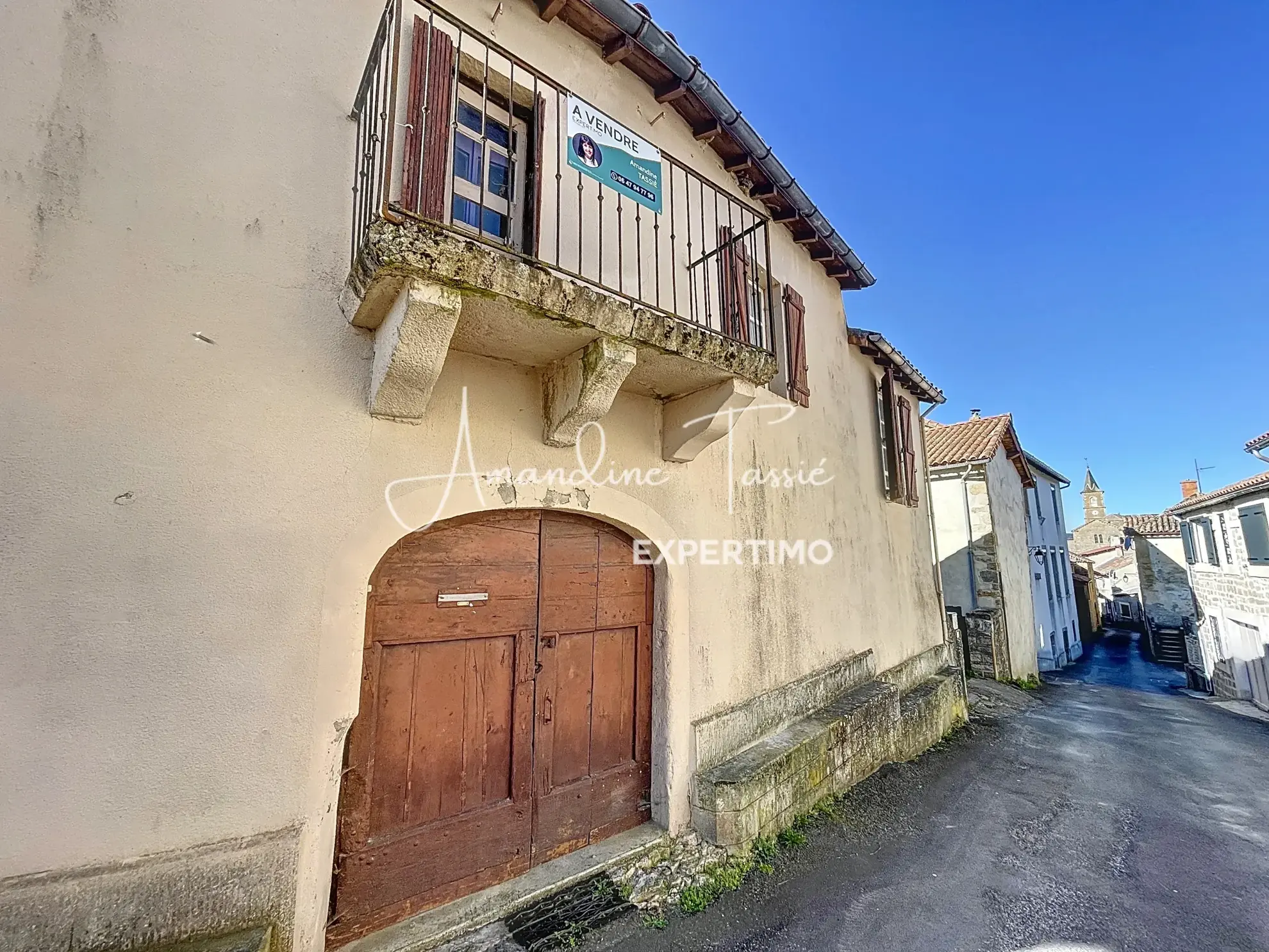 Maison de village à rénover avec garage et terrain à Labastide-Pradines 
