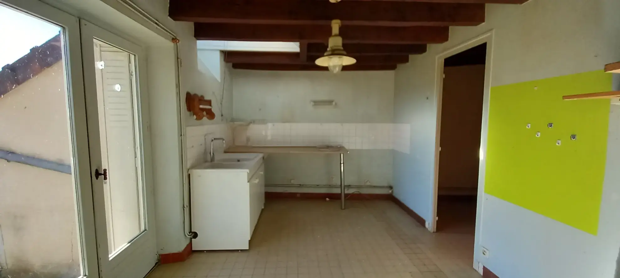 Maison indépendante avec 5 chambres sur terrain de 1964 m² à Saint Sulpice les Champs 
