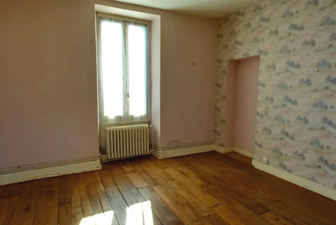 Maison indépendante avec 5 chambres sur terrain de 1964 m² à Saint Sulpice les Champs 