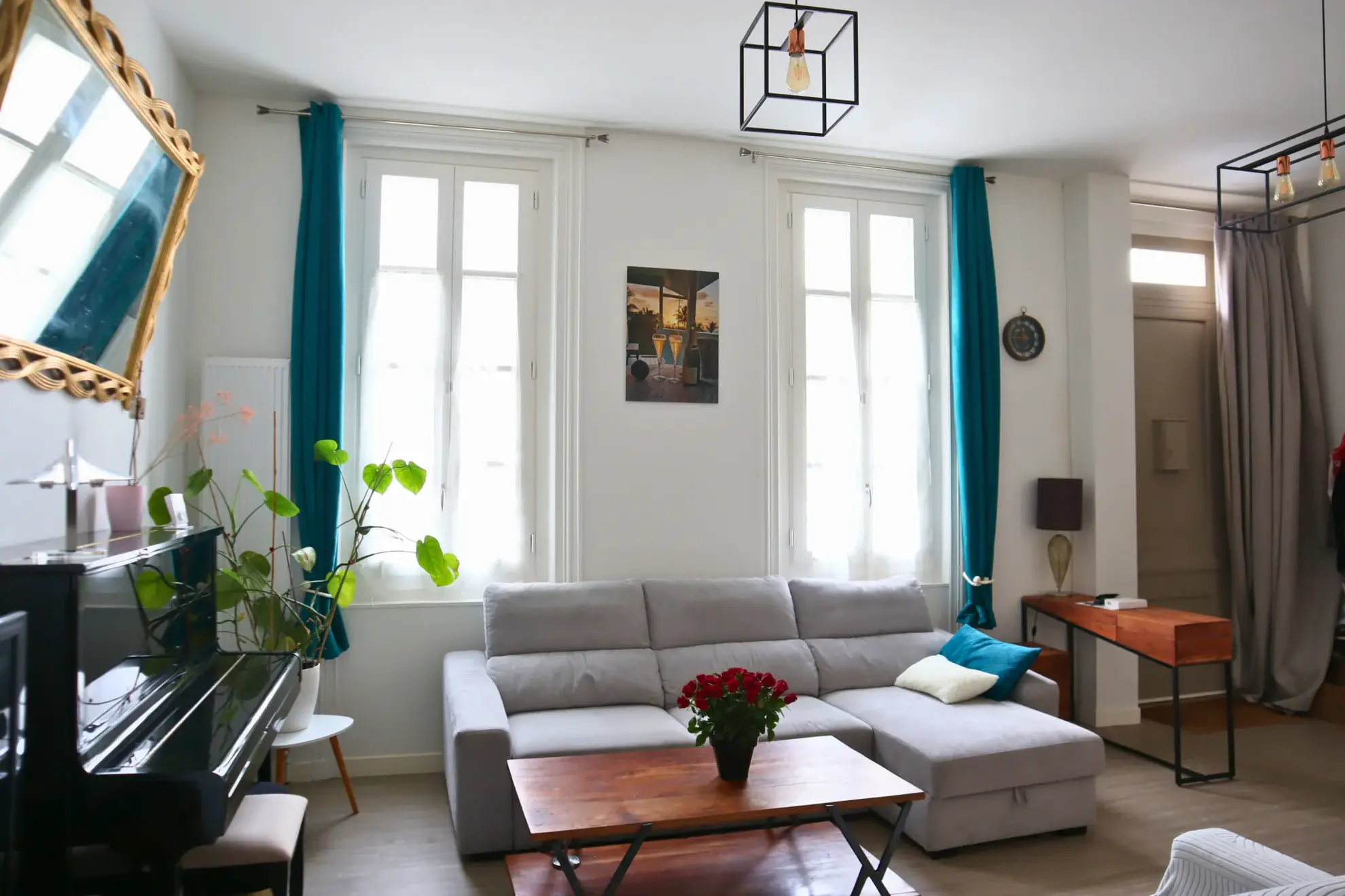 Maison de ville à Cognac avec 4 chambres, cour et cave 
