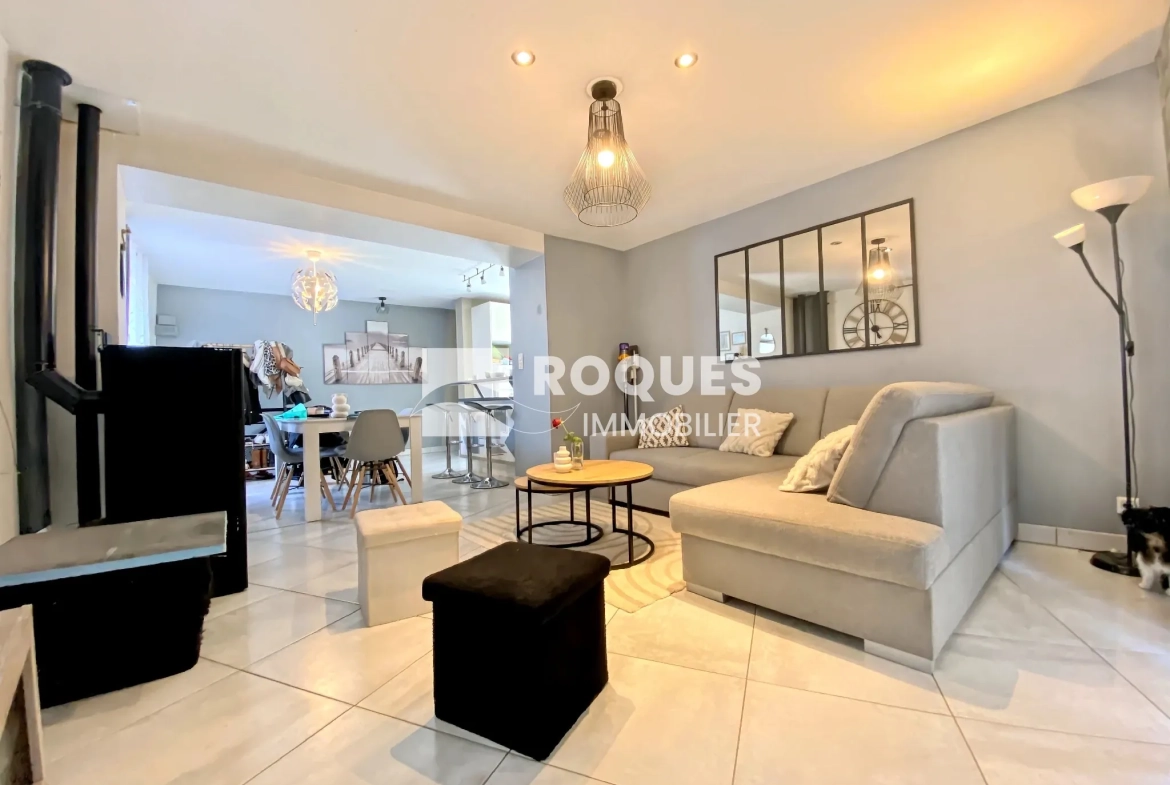 Charmante maison de ville rénovée de 112 m² à St Affrique avec garage et terrasse 