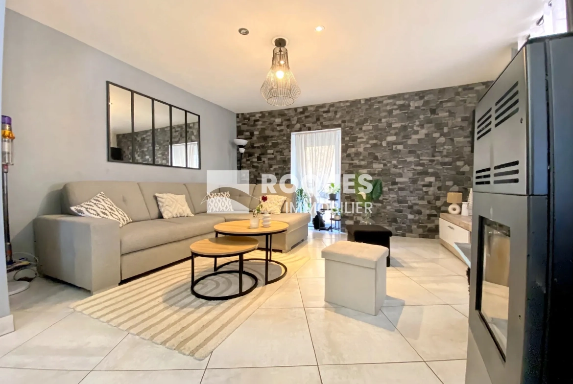Charmante maison de ville rénovée de 112 m² à St Affrique avec garage et terrasse 
