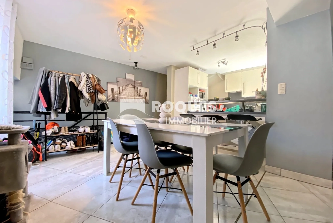 Charmante maison de ville rénovée de 112 m² à St Affrique avec garage et terrasse 