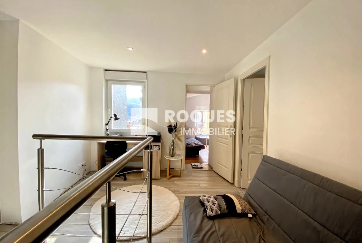 Charmante maison de ville rénovée de 112 m² à St Affrique avec garage et terrasse 