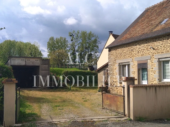 Maison de 50 m² à Ravigny avec garage et terrain clos