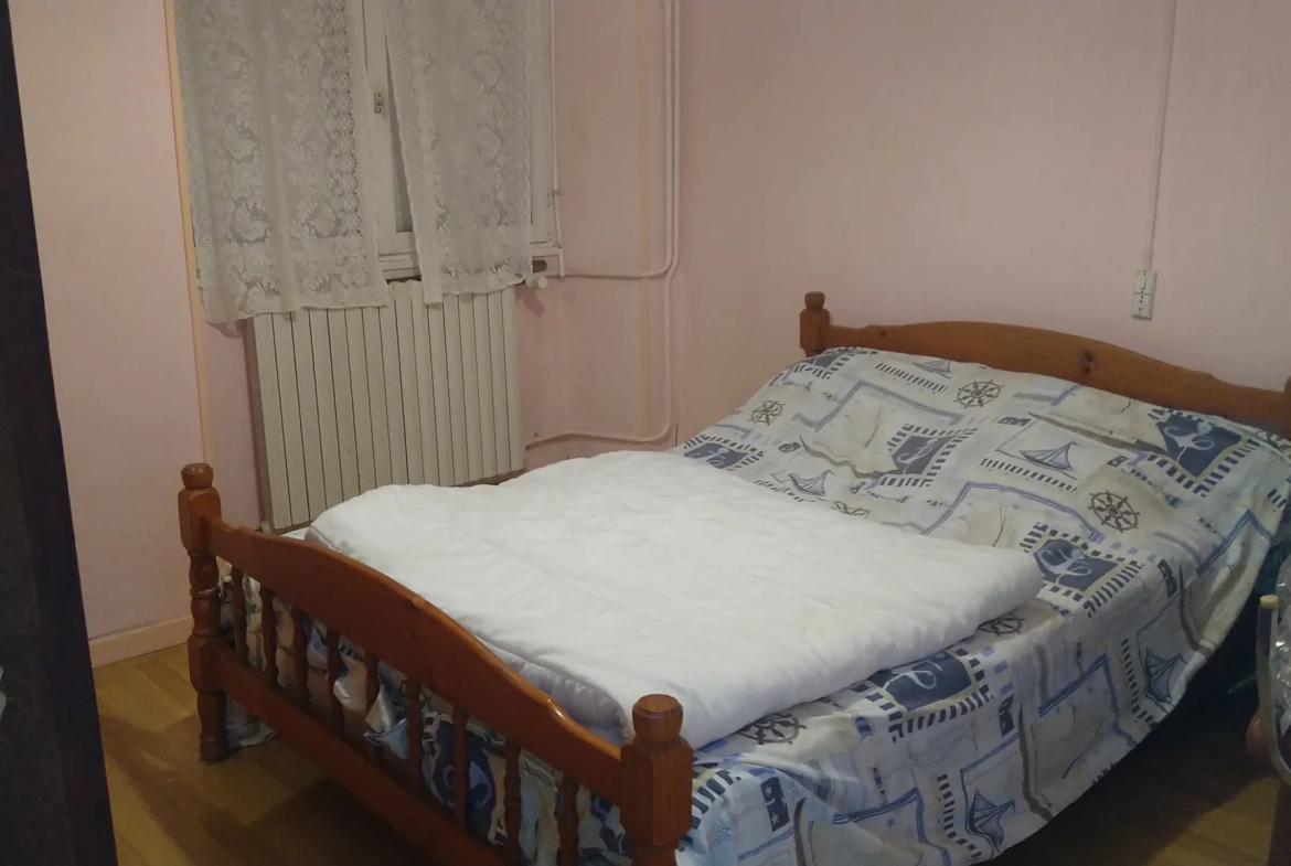 Maison de 50 m² à Ravigny avec garage et terrain clos 