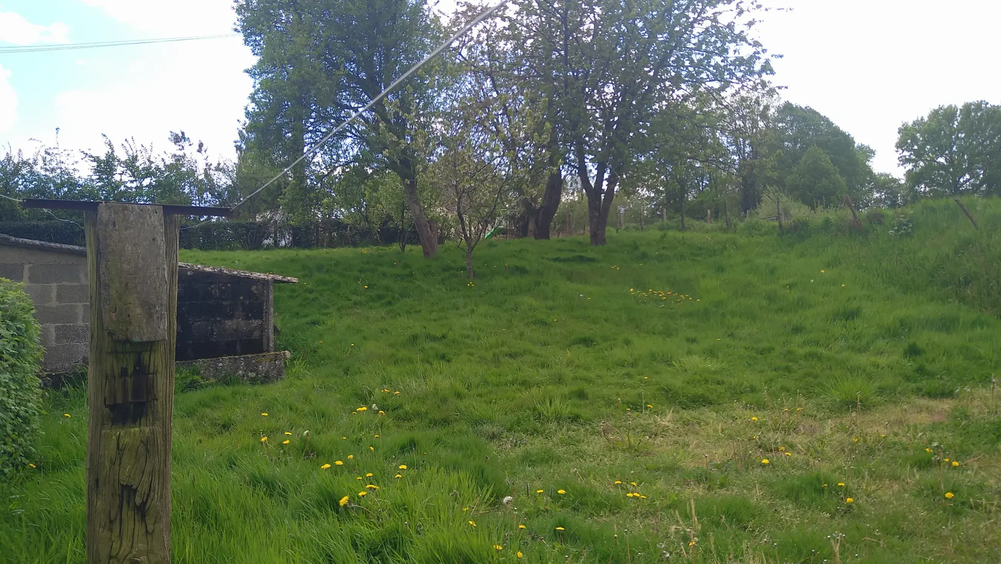 Maison de 50 m² à Ravigny avec garage et terrain clos 