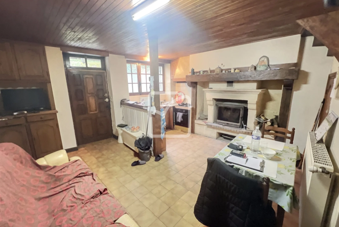 Viager semi-occupé à Salignac, maison avec deux appartements au cœur du Périgord noir 