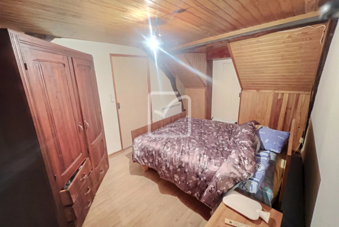 Viager semi-occupé à Salignac, maison avec deux appartements au cœur du Périgord noir 