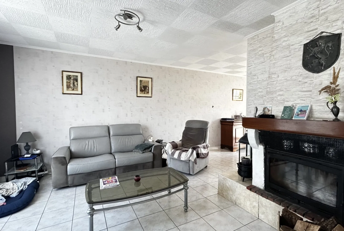 Maison de plain-pied à Frontenay-Rohan-Rohan avec grand jardin et garage 