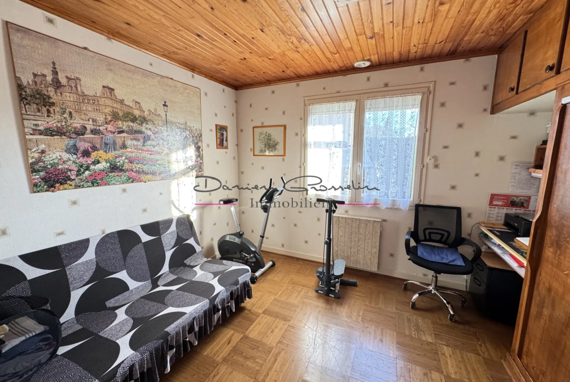 Villa familiale avec terrain de 1414 m² à Cours-la-Ville 