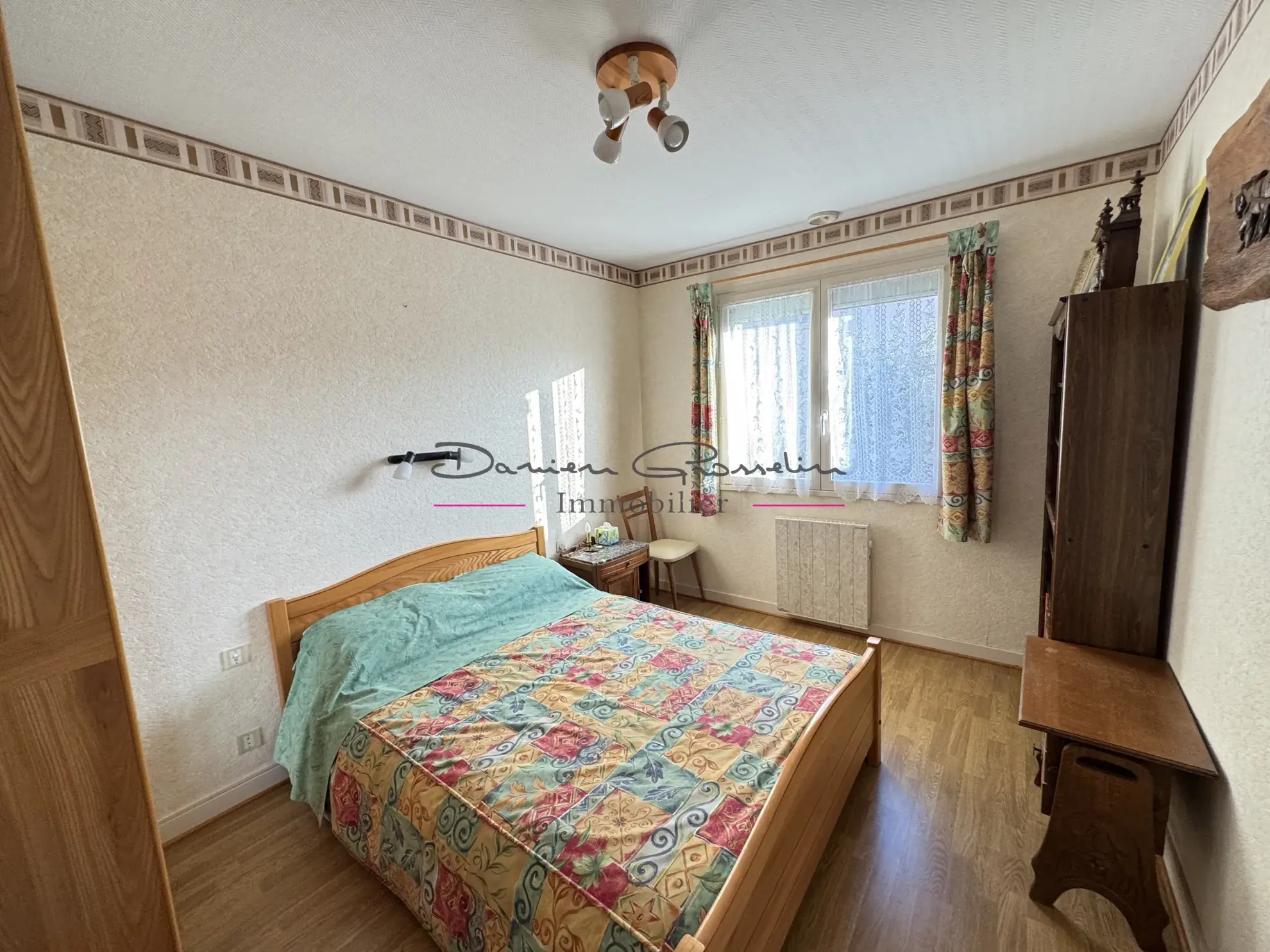 Villa familiale avec terrain de 1414 m² à Cours-la-Ville 