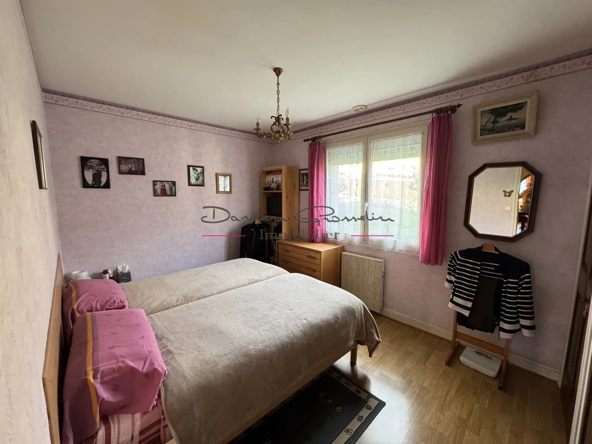 Villa familiale avec terrain de 1414 m² à Cours-la-Ville 