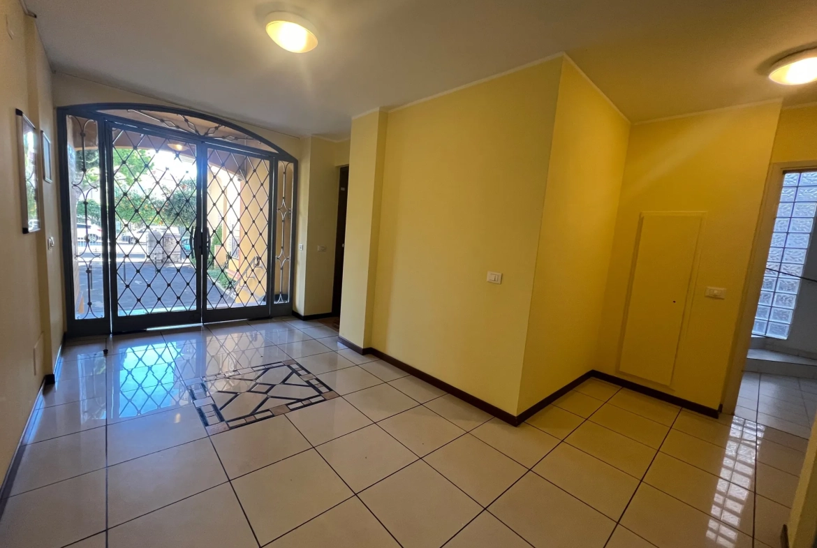 Studio à vendre à Menton avec terrasse et parking privé - Cours du Centenaire 