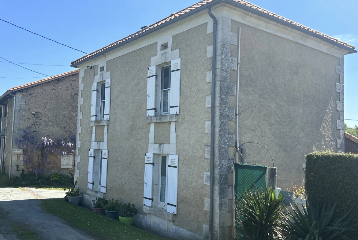 Maison en pierre avec grange, terrain et truffière à Lisle, Dordogne 