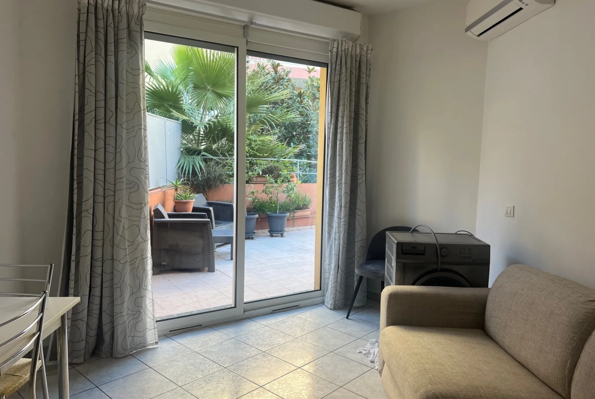 Studio à vendre à Menton avec terrasse et parking privé - Cours du Centenaire 