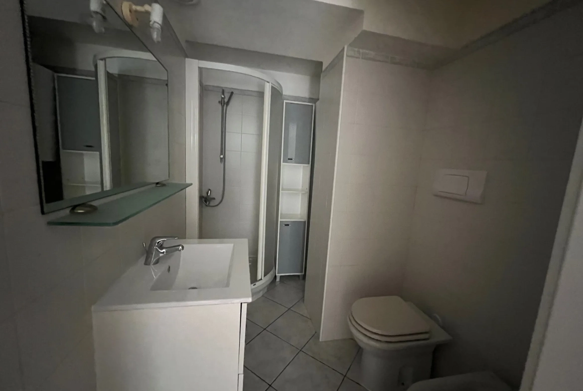 Studio à vendre à Menton avec terrasse et parking privé - Cours du Centenaire 