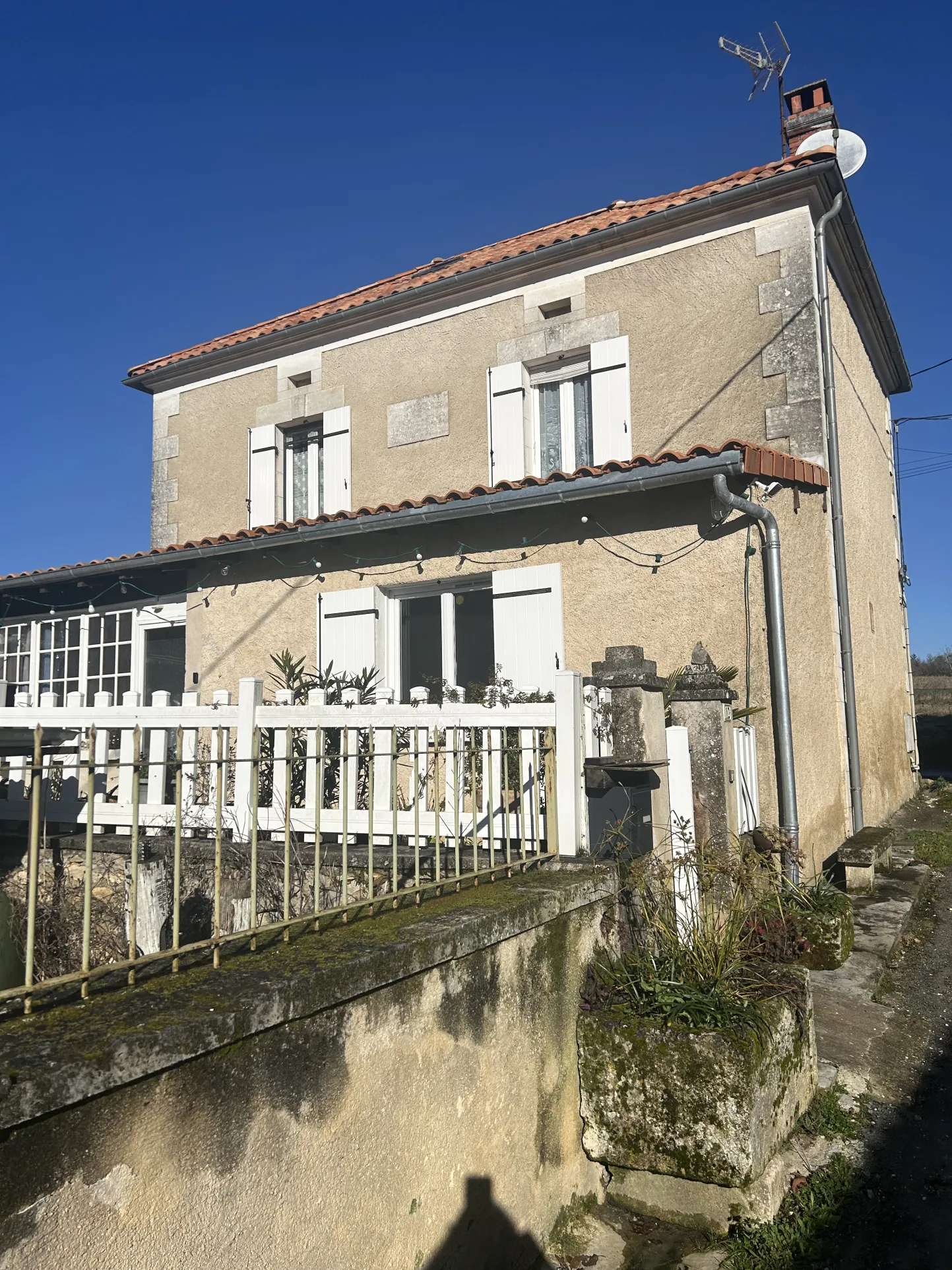 Maison en pierre avec grange, terrain et truffière à Lisle, Dordogne 