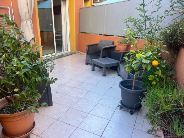 Studio à vendre à Menton avec terrasse et parking privé - Cours du Centenaire