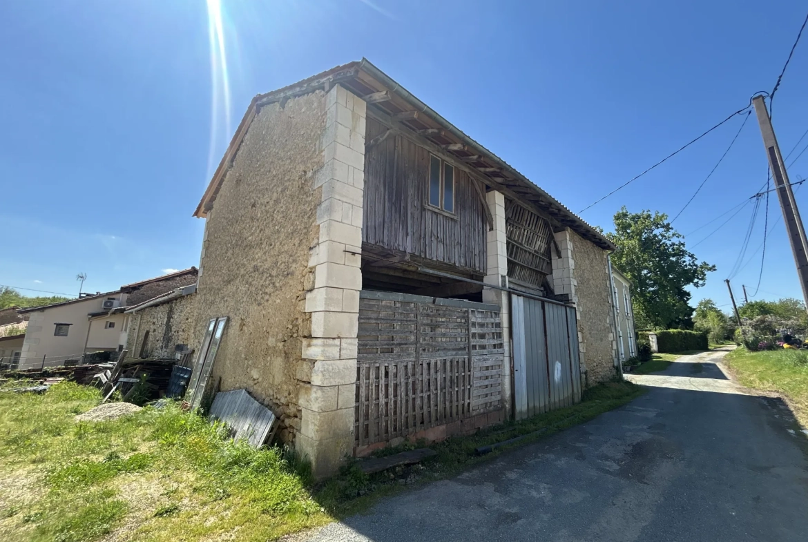 Maison en pierre avec grange, terrain et truffière à Lisle, Dordogne 