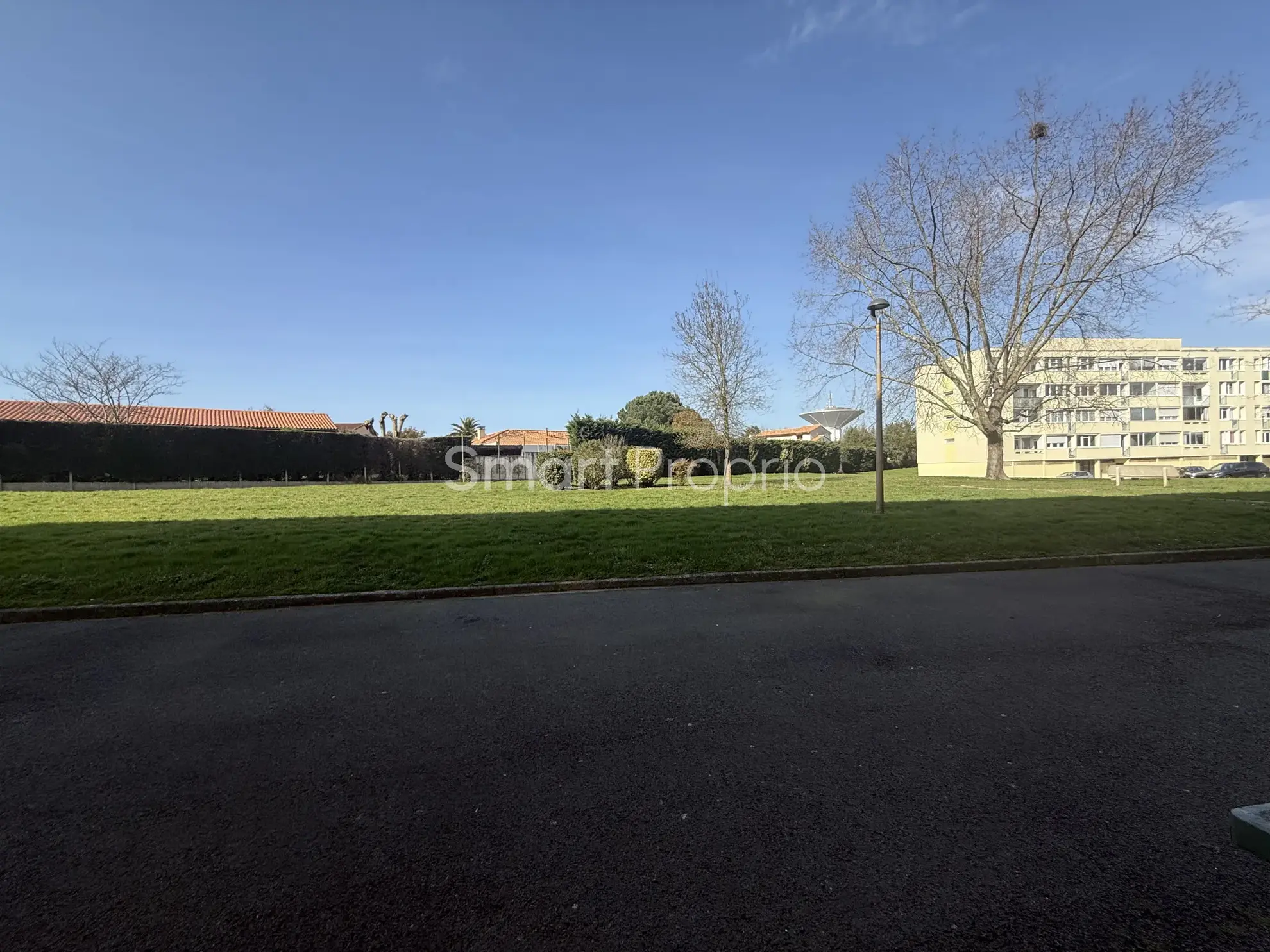 Appartement T4 à rénover à Carbon Blanc avec cave et parking 