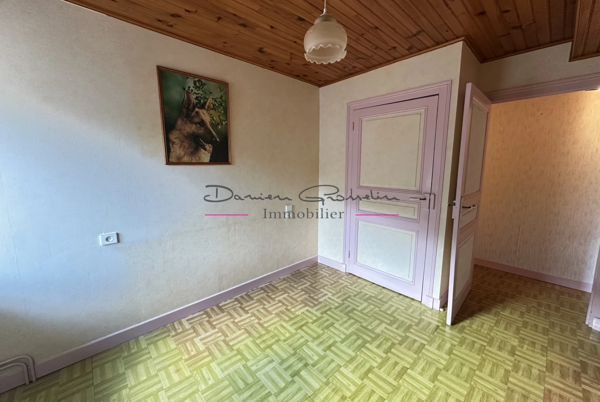 Maison de village avec jardin, garage et véranda à Sainte Colombe sur Gand 