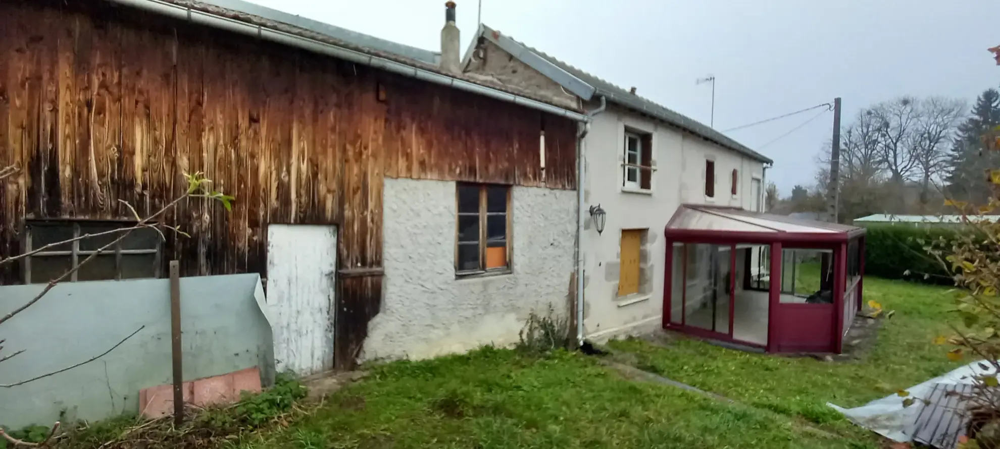 Deux maisons anciennes à rafraîchir avec dépendances sur 1107 m² à Saint Sulpice les Champs 