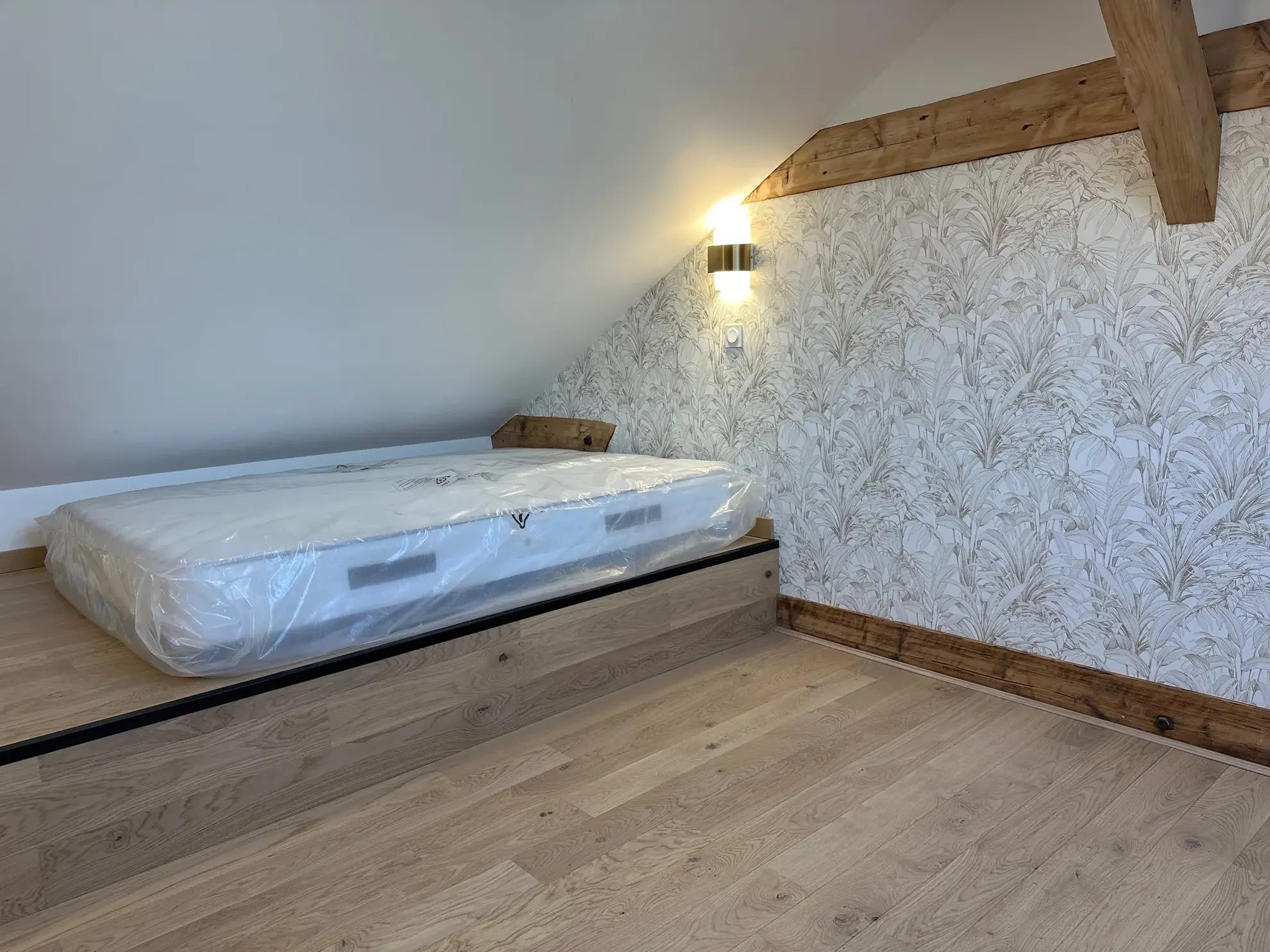 Appartement duplex moderne de 3 pièces à Strasbourg, dernier étage, proche tram et place de la République 